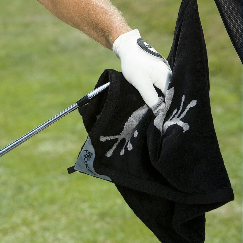 Frogger Amphibian Golf Towel - Pink with Wet and Dry Technology for Enhanced Golf Performance - Image 2
